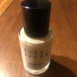 BOBBI BROWN MOISTURE RICH FOUNDATION